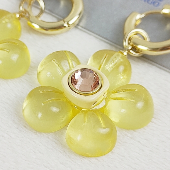 Nakamol Yellow Gummy Flower Earrings Gold Hardware Crystal Gem Stud Large New - Picture 3 of 9